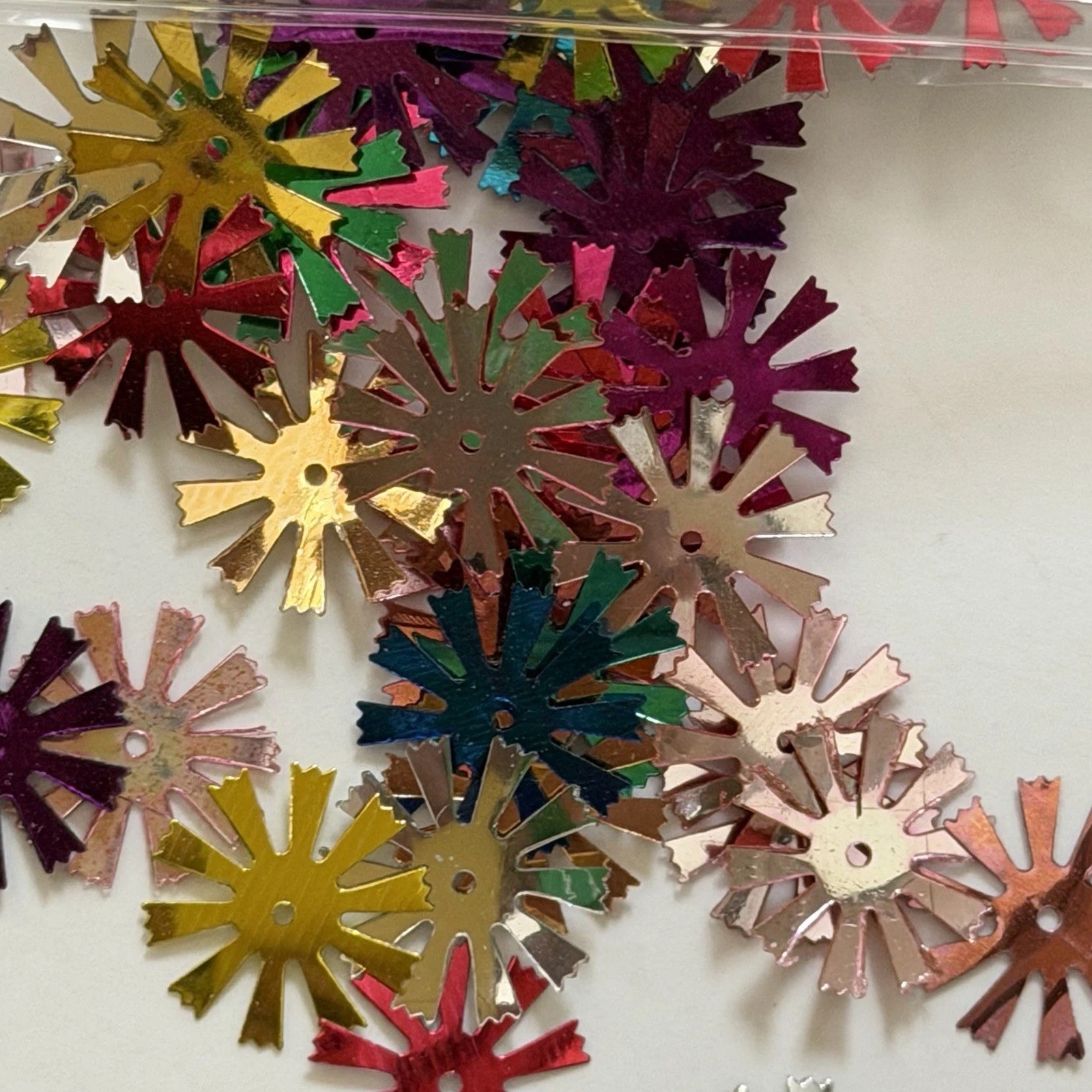 600 Vtg Metallic Multicolor Large Starburst Spoke Loose Sequin Xmas Craft Lot