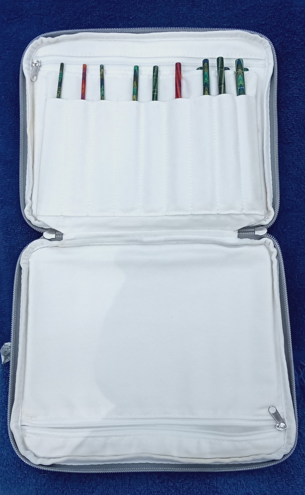 NEW Ergo Crochet Hook Lot (12 Hooks + 18-Slot Silver Case)- WeCrochet &Kollage