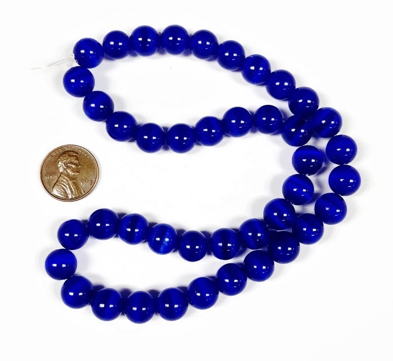 38 Cat’s Eye Fiber Optic Glass Muted Sapphire 10mm. Smooth Round Beads 2588