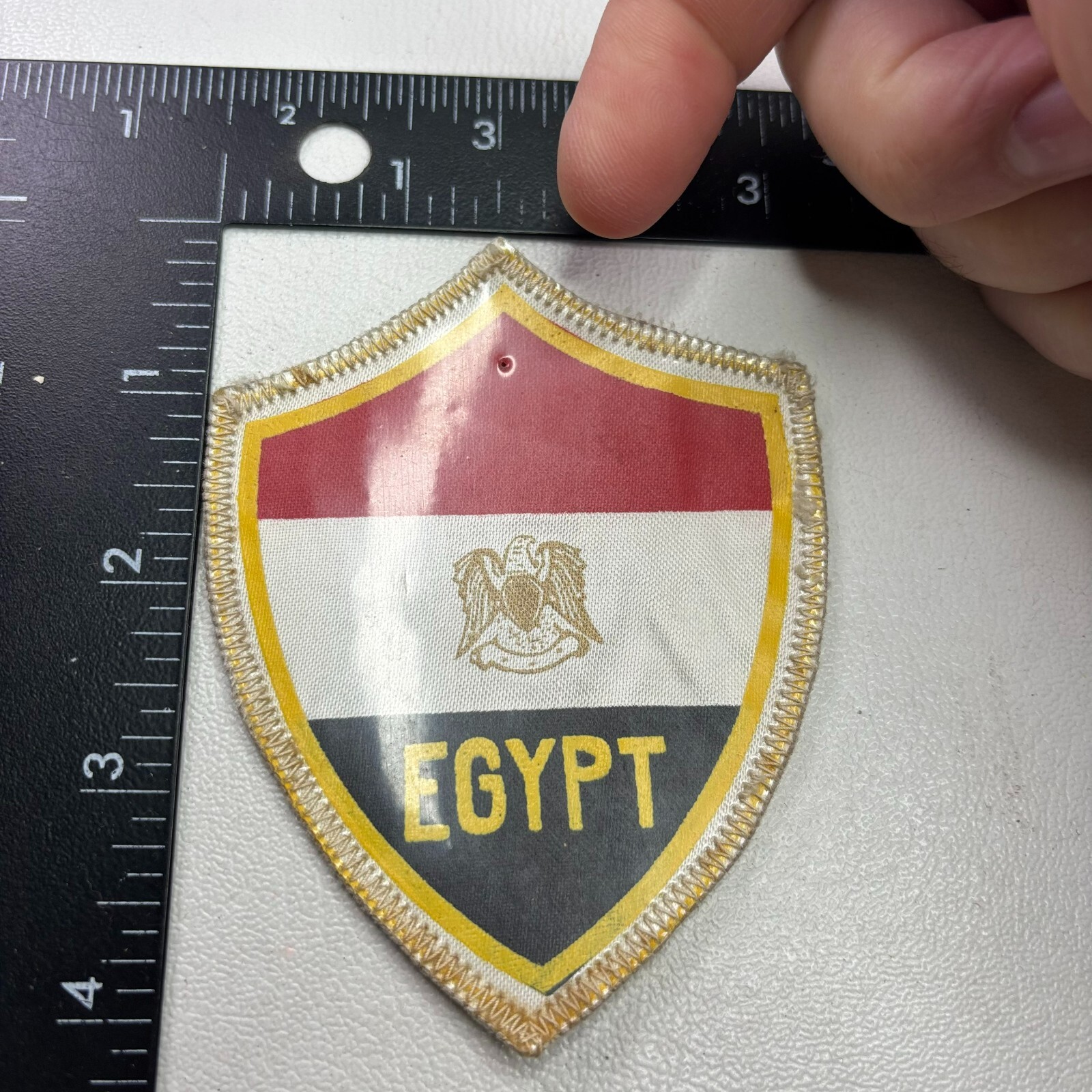 Vintage TACK-HOLE! EGYPT FLAG THEME PLASTIC TOP Patch (Tourism Africa) 40A3