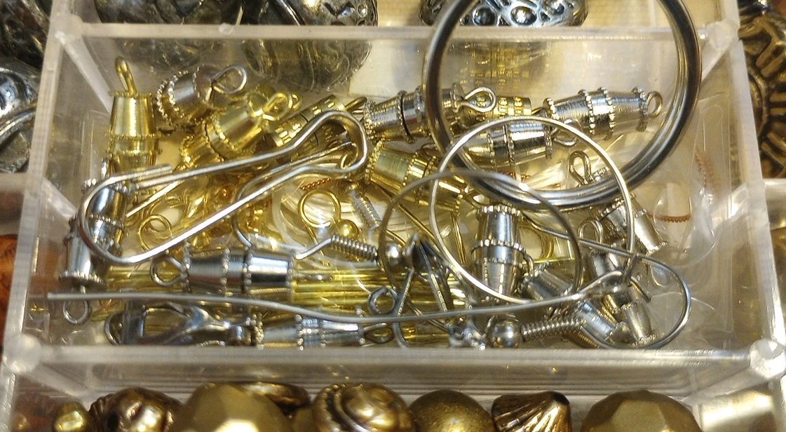 Jewelry Beads And Accessories Set Of 2 Divided Containers