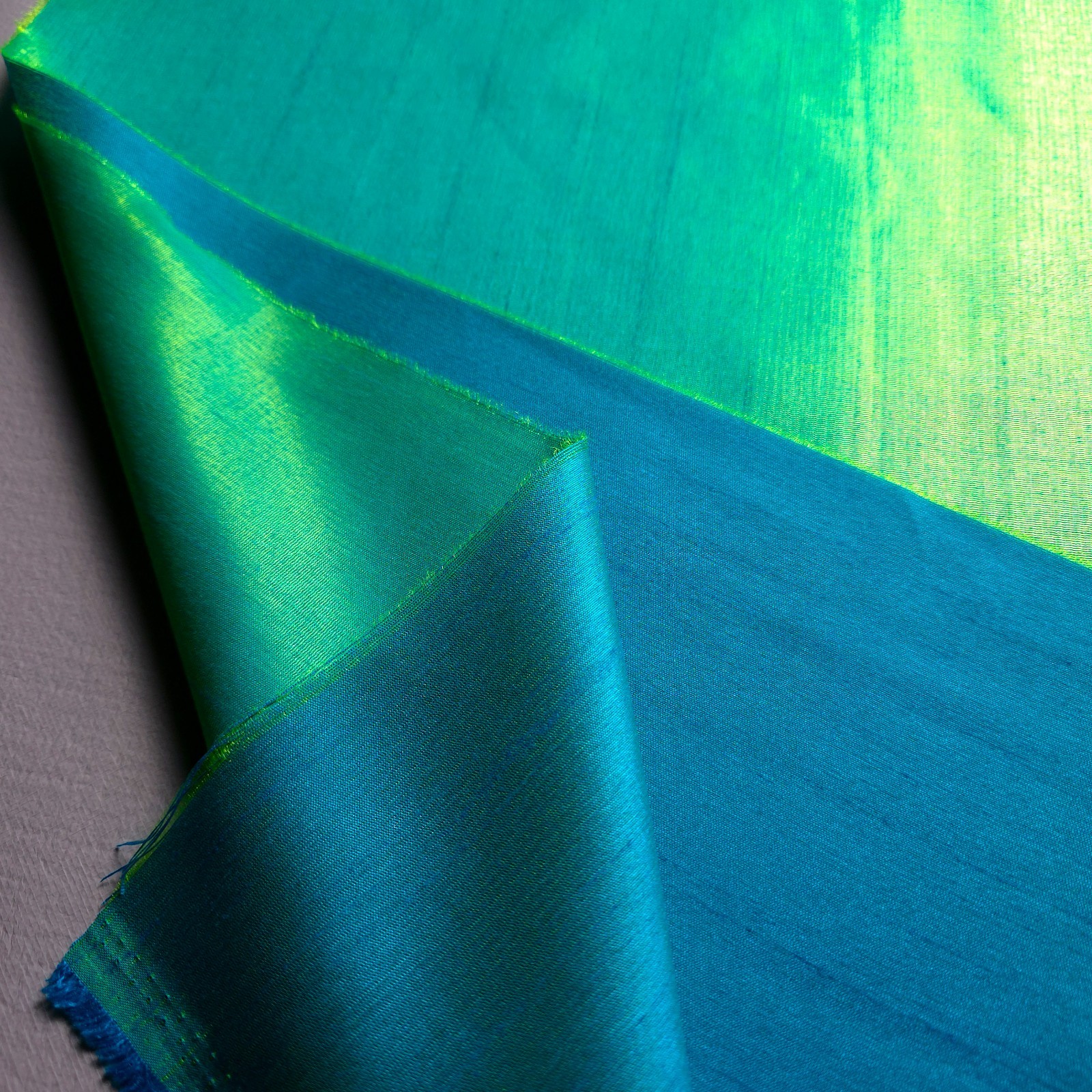 Two Tone Beetle Wing Blue Green Shimmer Dupioni Shantung Fabric 58″ By The Yard