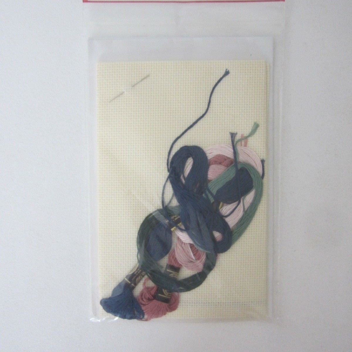 NEW DONNA LEE Counted Cross Stitch Kit Country Lily SEALED USA Flowers