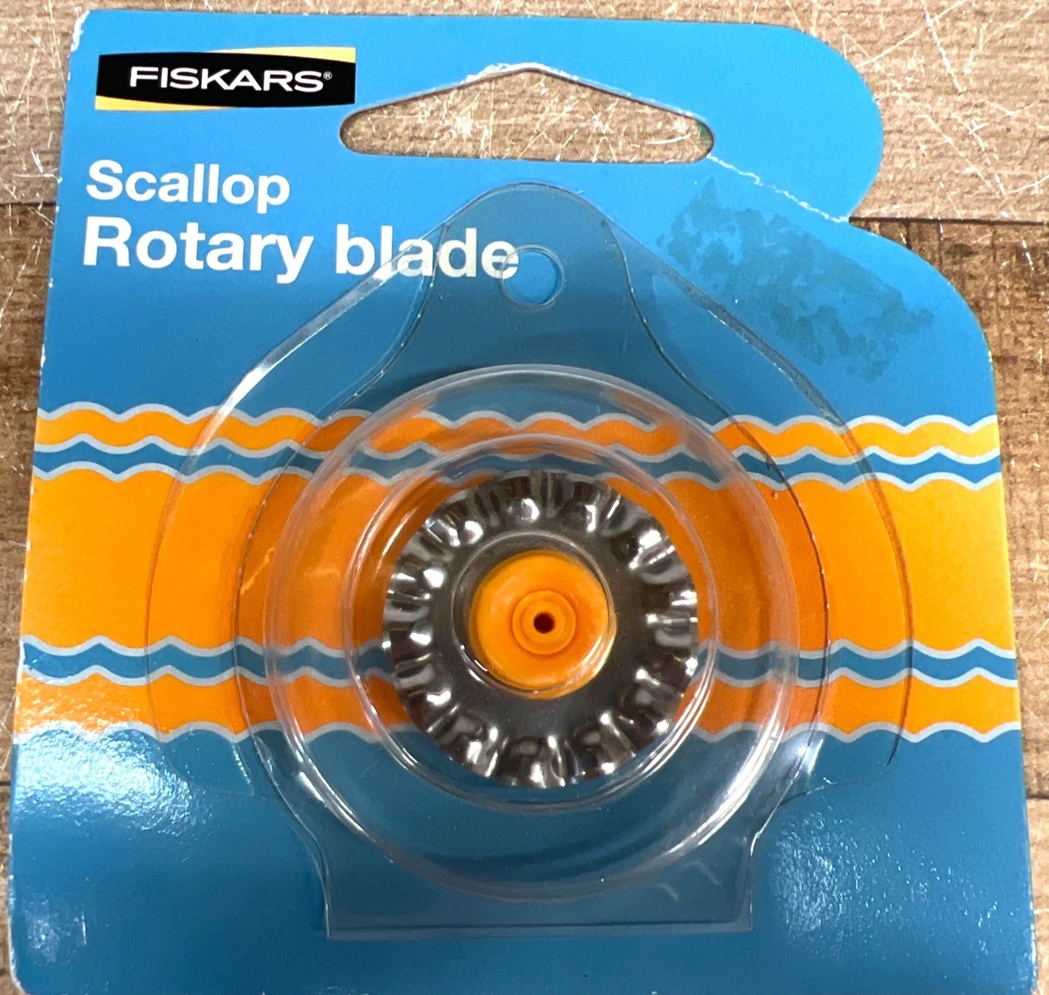 Fiskars Scallop Rotary Blade 28mm For Crafting & Sewing Projects