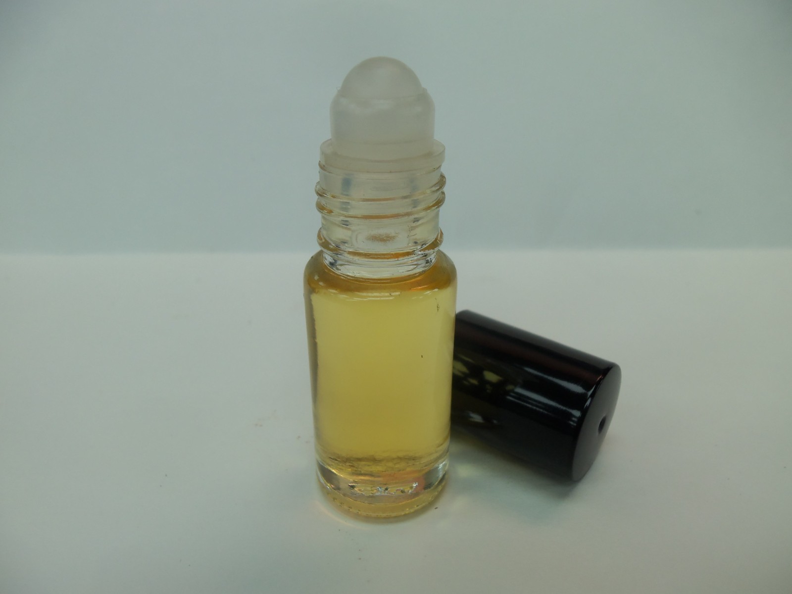 4oz. SHEA BUTTER FRAGRANCE LOTION. 1/6 oz. FRAGRANCE OIL. SEXY SCENT ” W ” .