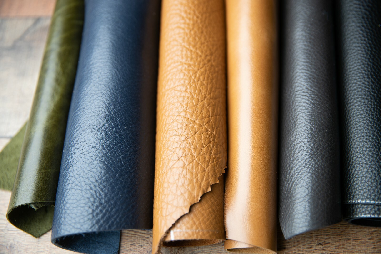 Premium Italian Cowhide Leather Scraps upholstery — X Large Size Pieces 12″x18
