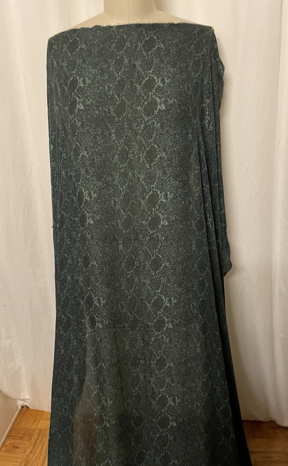 100% Silk Georgette Green Black Abstract Snake Skin Fabric By The Yard 56″ Wide