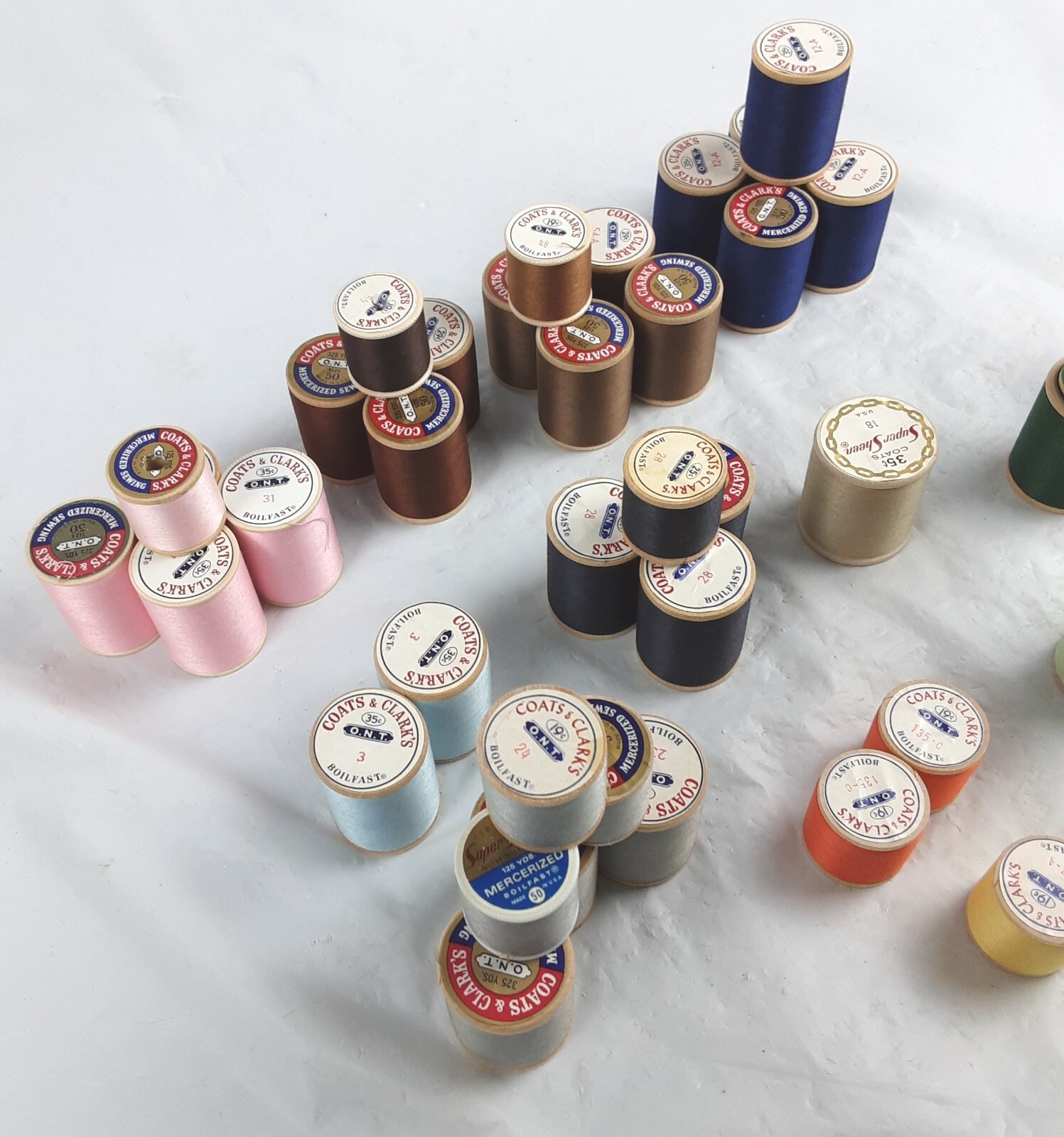 Multi Lot of 46 Varies Threads Multicolor Coats & Clarks, JP & Coats