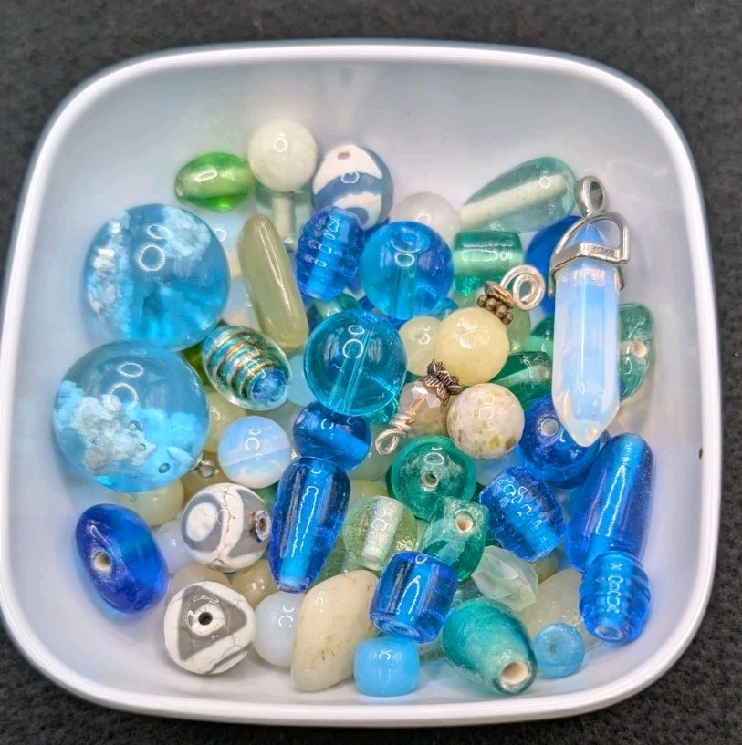 5oz Mystery Bead Soup Bag: Mix Loose Craft Jewelry 🩵💚🤍🩶💛