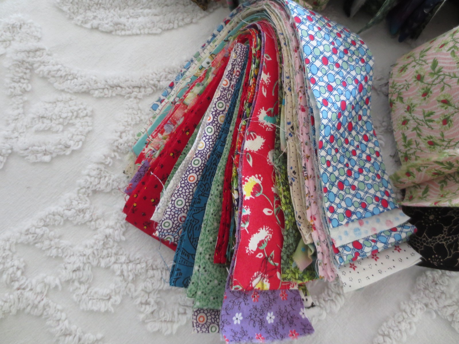 1-1/2 lbs. ASSORTED 2″ Wide COTTON PATCHWORK QUILT STRIPS