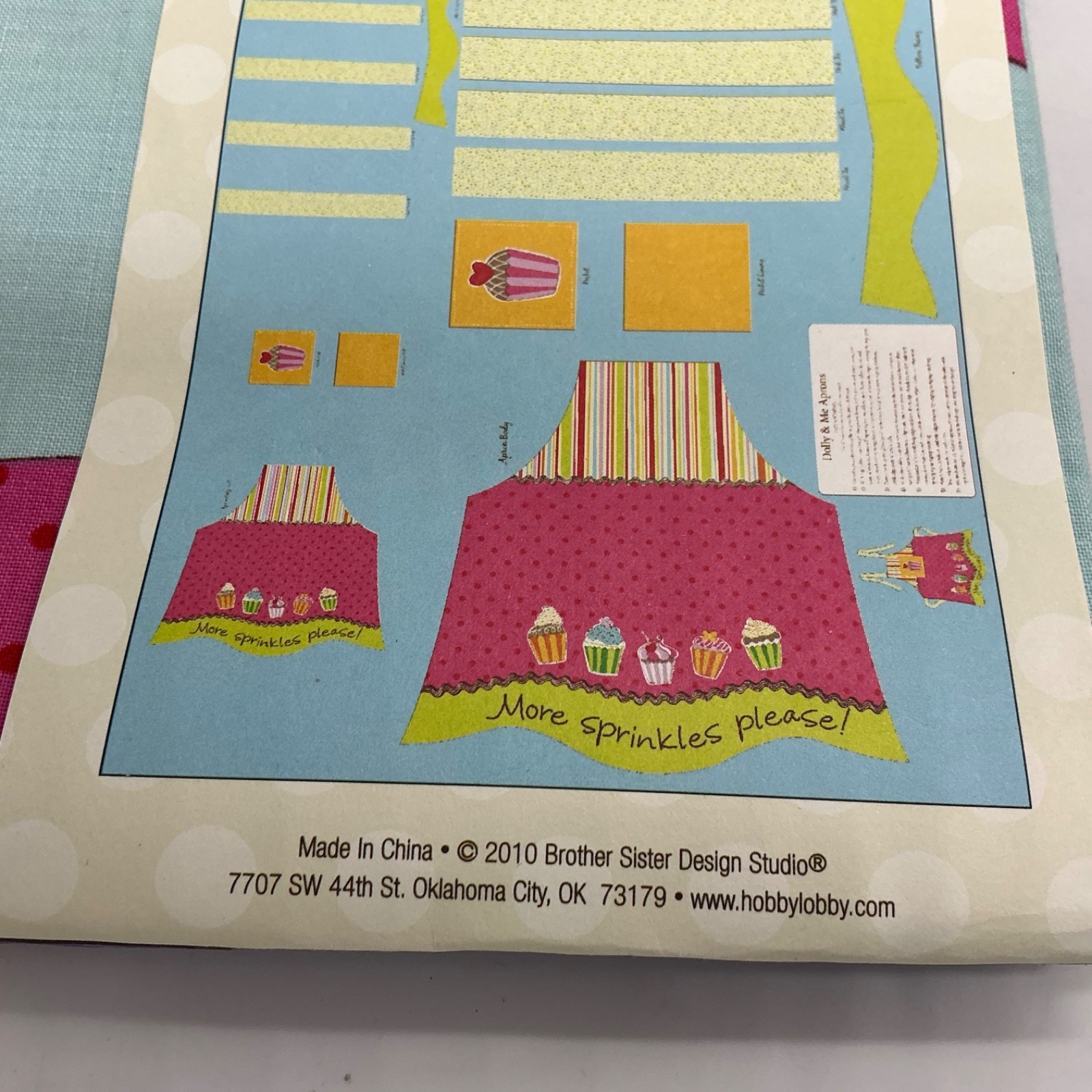 KIT Dolly & Me aprons panels for 6-8 years & 18” dolls instructions NEW 2010