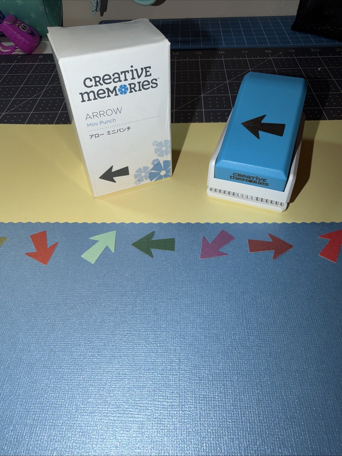 Creative Memories ARROW MINI PUNCH – NEW IN BOX!