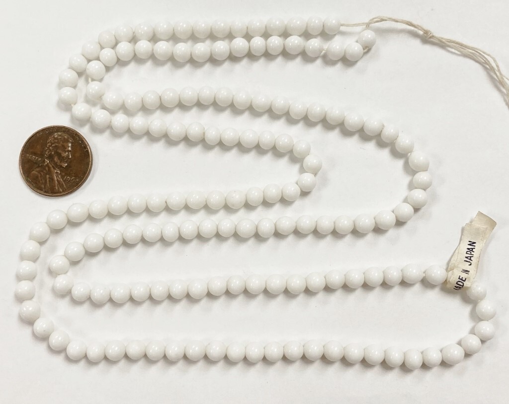 100 Vintage Japanese Cherry Brand Glass Chalk White 5mm. Round Beads 4711T