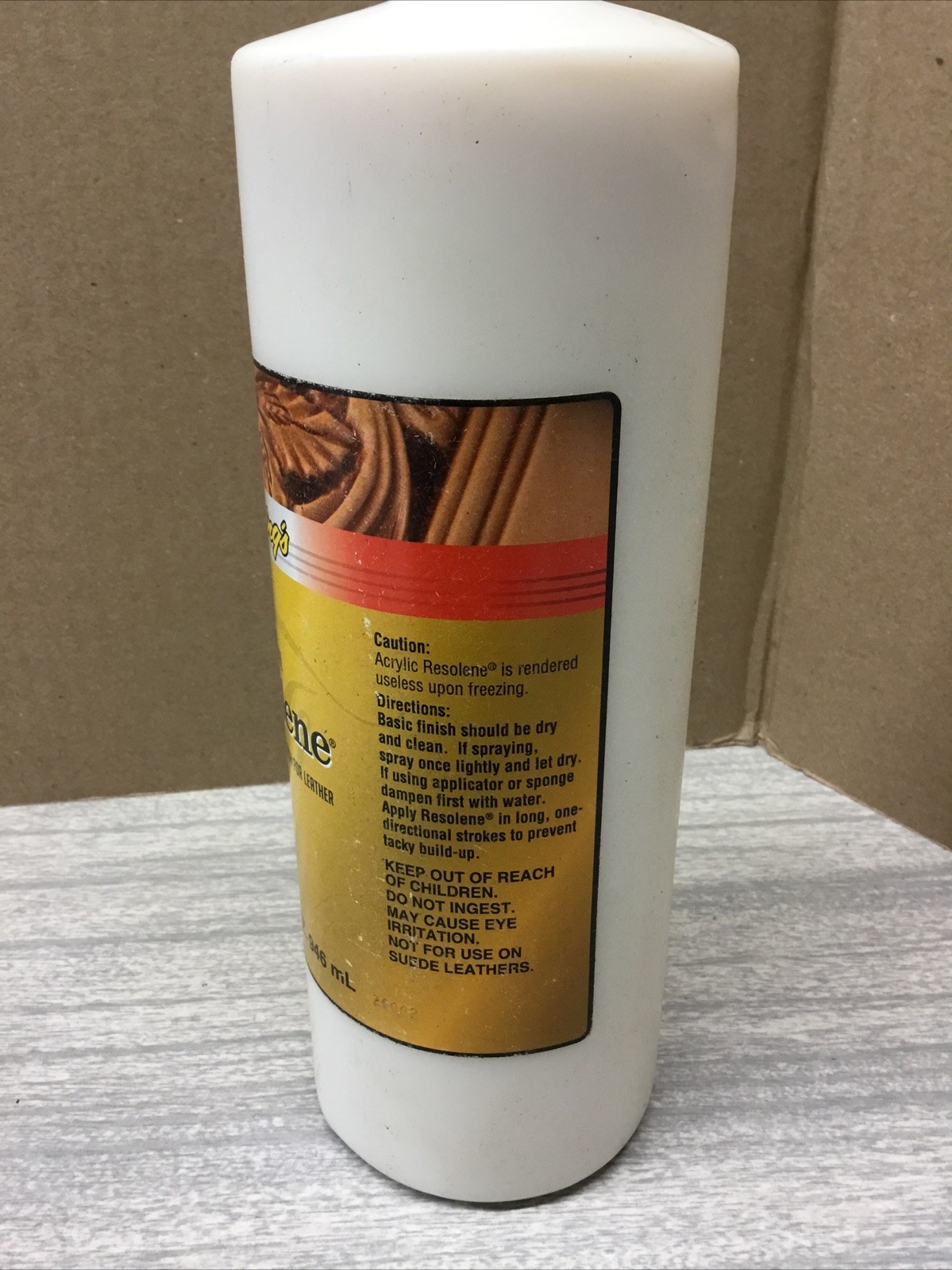 Fiebing’s Neutral Resolene Protective Acrylic Finish For Leather- 32 Fl Oz