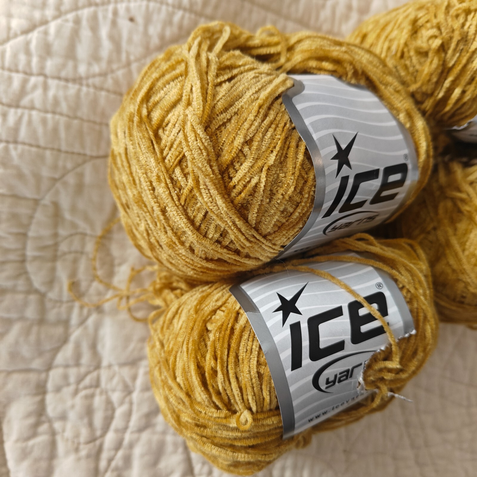 Lot – 4 Ice yarns Shimmering Yellow Gold Tone Super Fine Sock #1 Yarn 50g Skeins