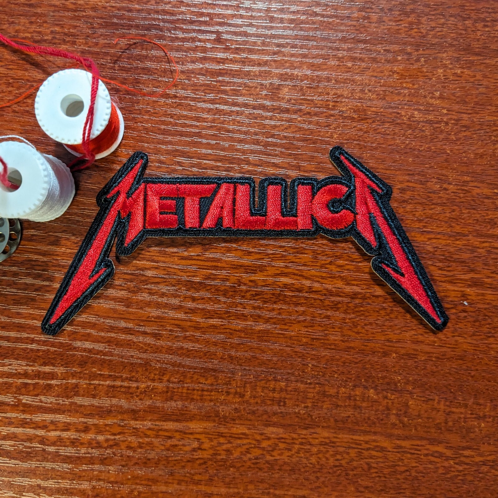 Metallica Red Patch Heavy Metal Rock Band Embroidered Iron On 2×4.5″