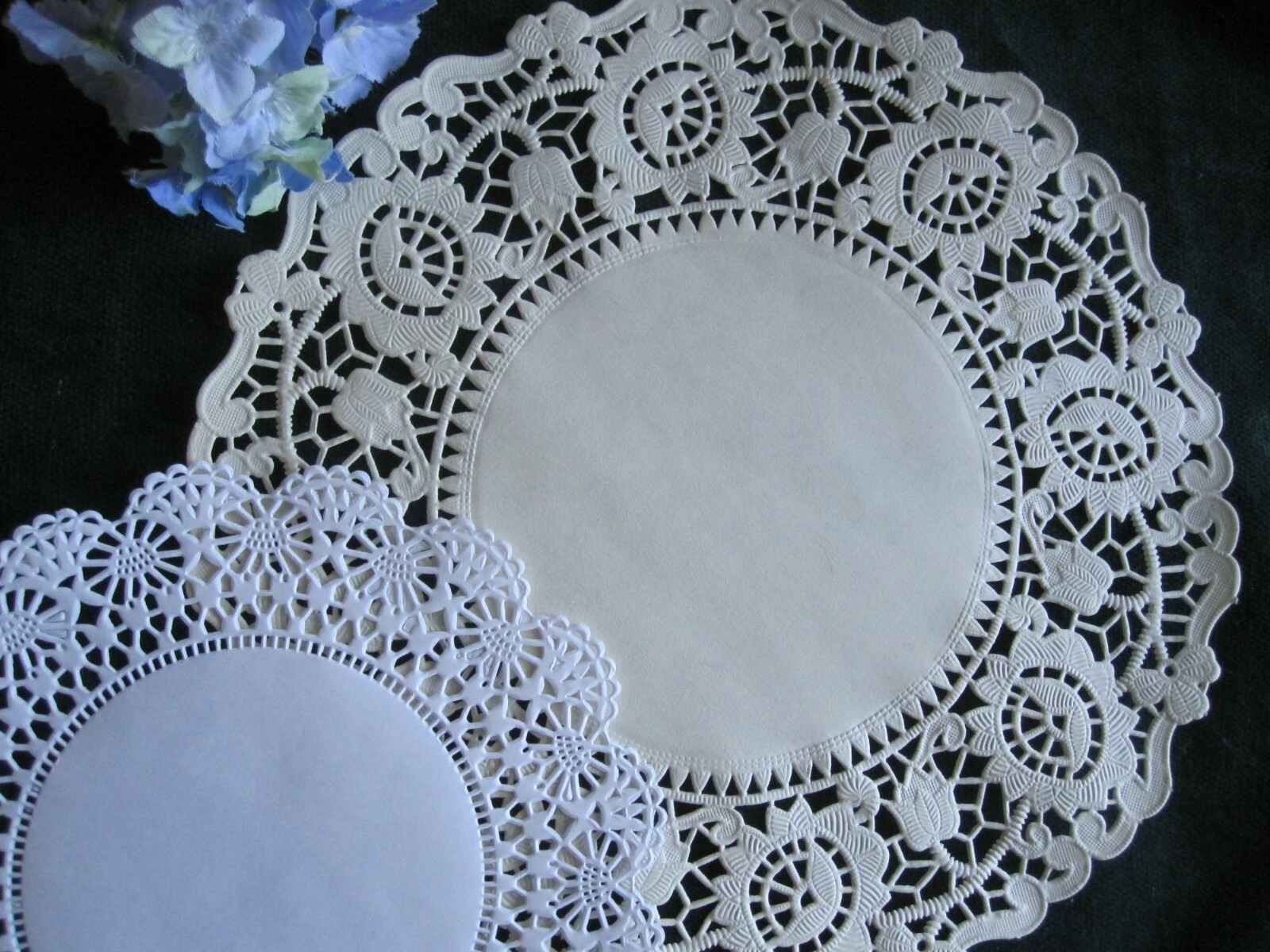 20 pcs VTG 1940’s 8″ Paper IVORY OFF White Lace Doily ROUND Floral Rare HTF