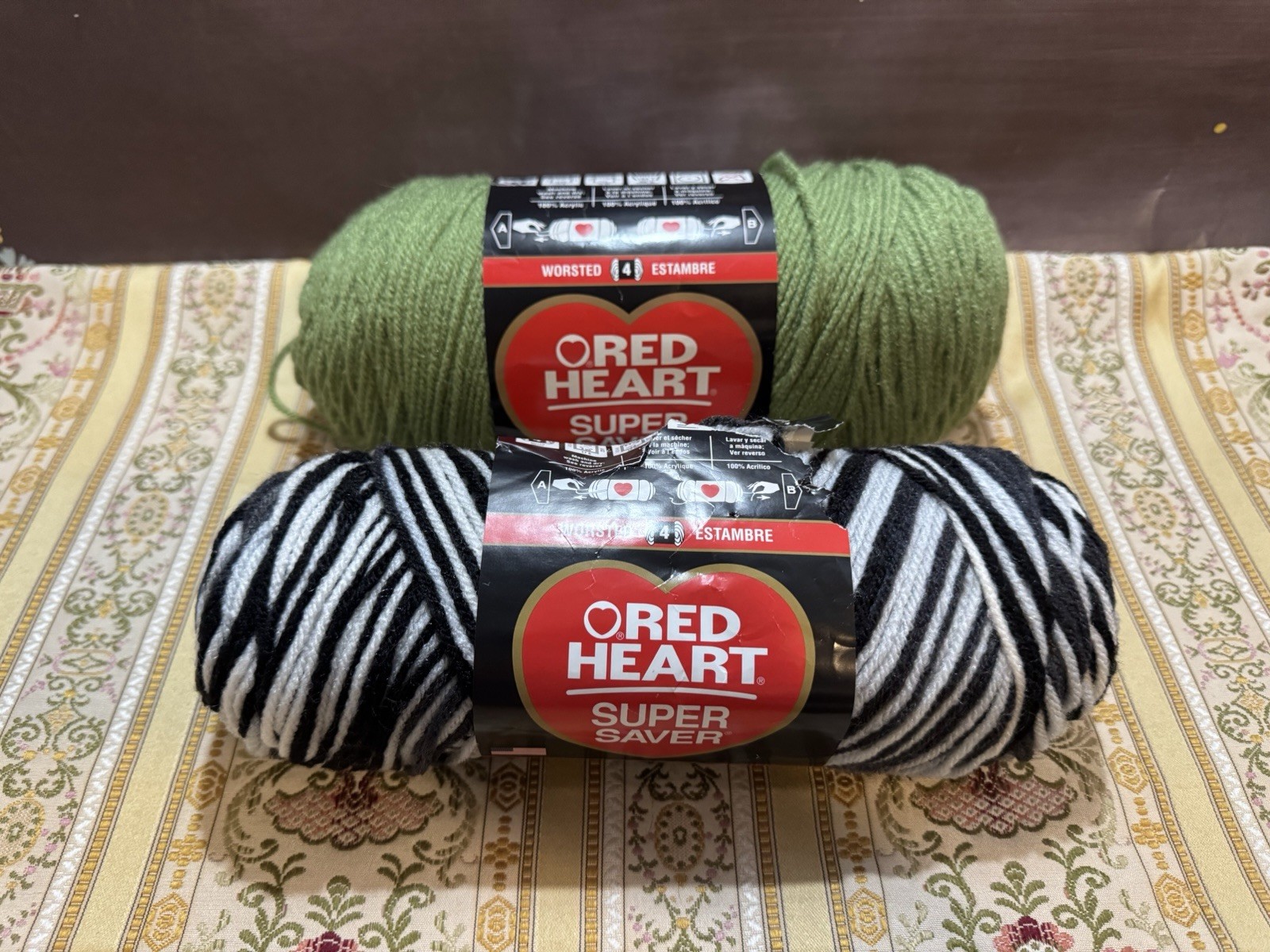 Red Heart Super Saver Yarn Tea Leaf Green & Zebra Yarn Black and White LOT of 2