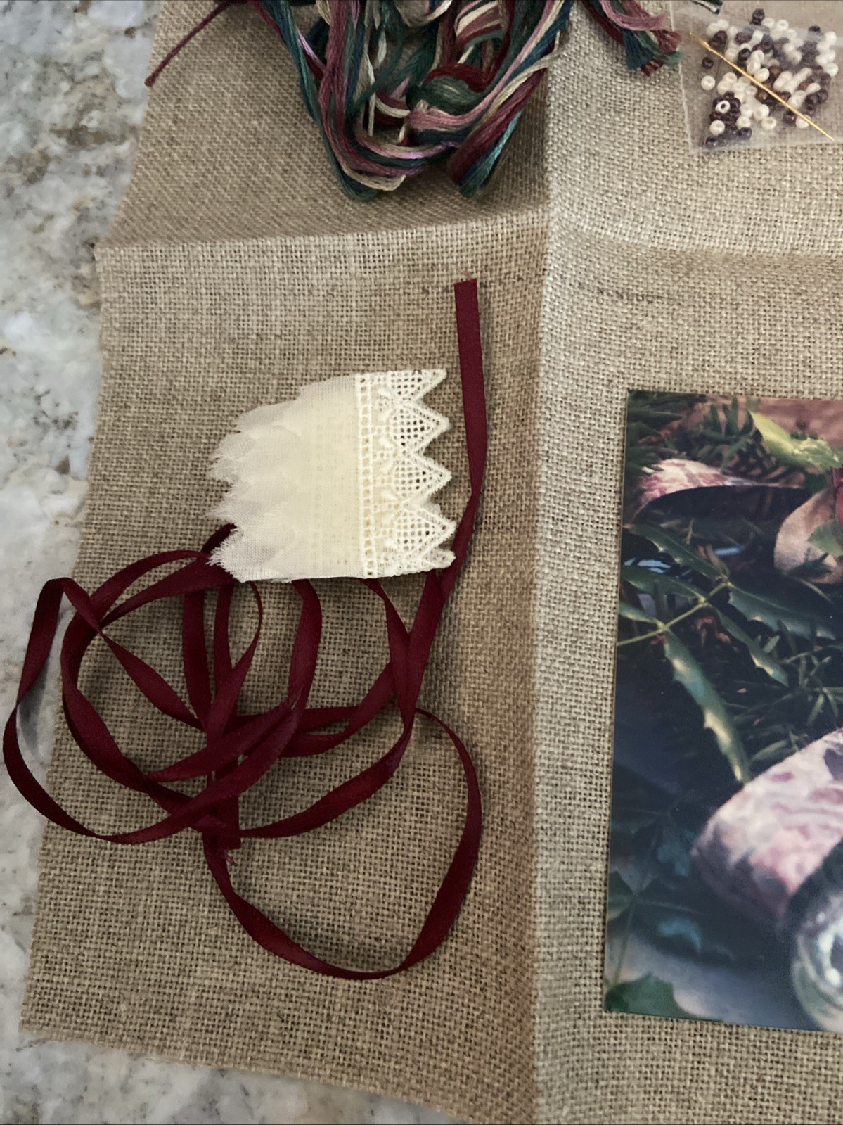 Shepherd’s Bush Needle Roll Kit ENGLISH CHRISTMAS CUSHION