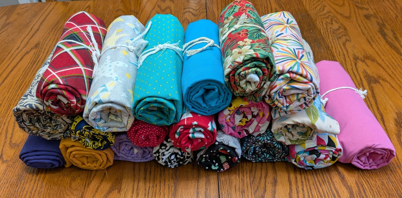 New Fabric Variety Box. 20+ Yards Assorted Cotton Fabric Pieces. No Scraps R165