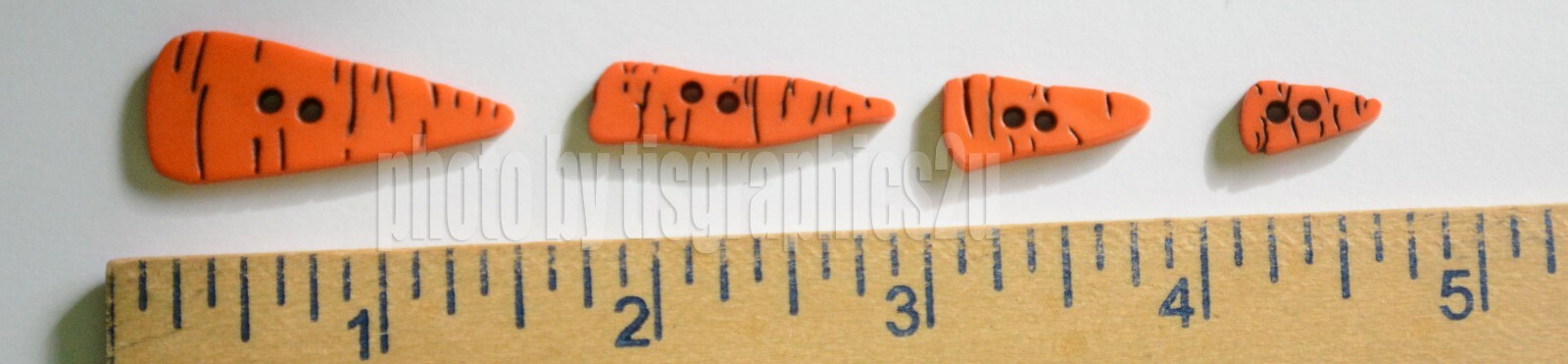 Carrot Noses / 2-Hole Sew Thru Button / Jesse James Dress it Up / Snowman Nose