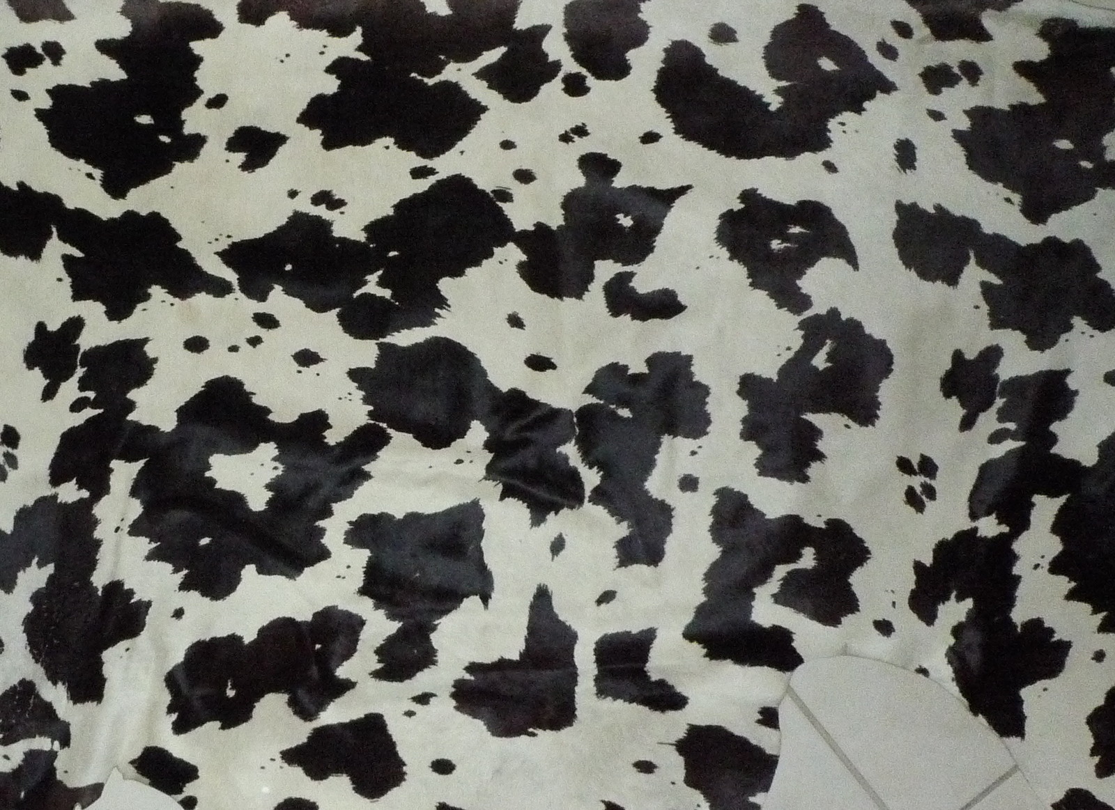 EDELMAN LEATHER Cavallini Hair-On Cowhide European black white half hide 1.4mm