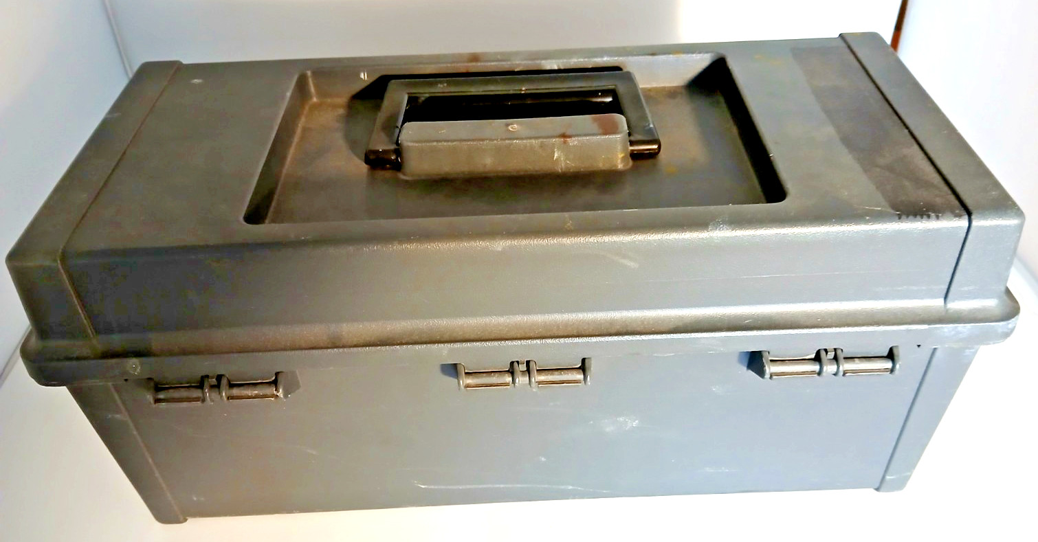 Contico artist carrying/storage box for brushes, pencils, tools, etc (box only)