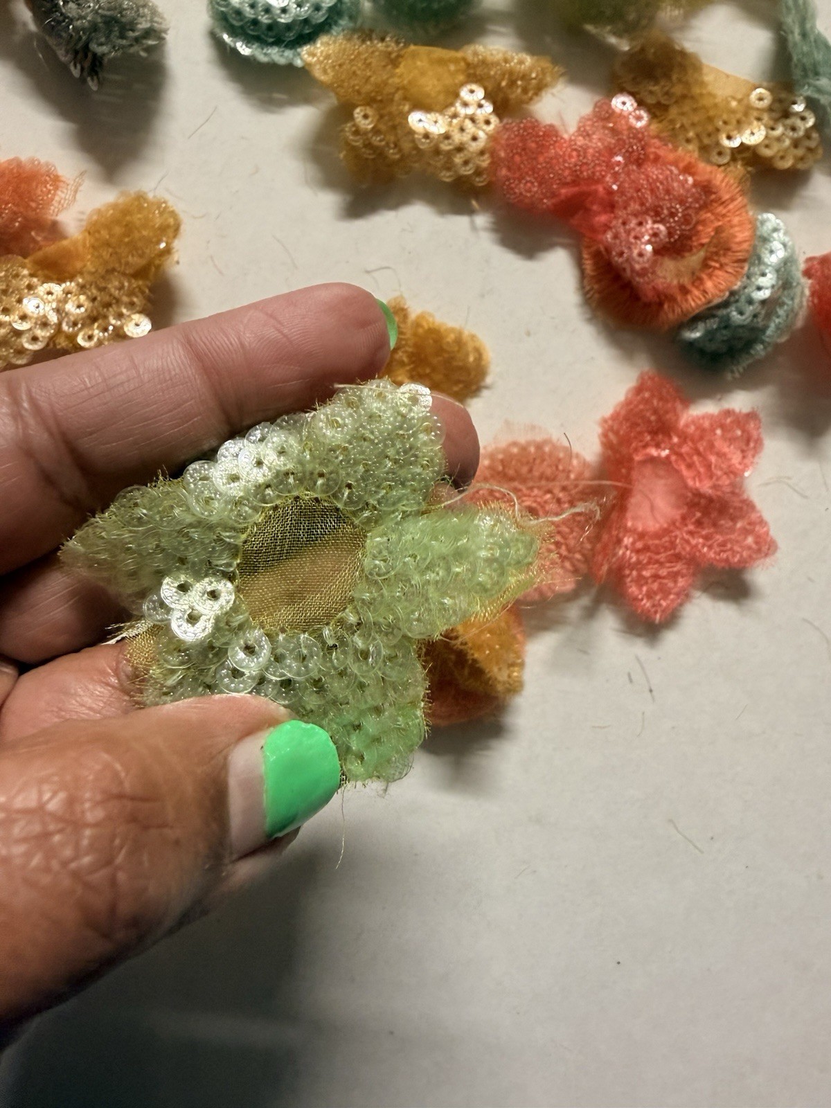 50 Pcs Sequins MULTICOLOR 1-2″ Patches Sew on/GLUE ON Applique net Patch lot