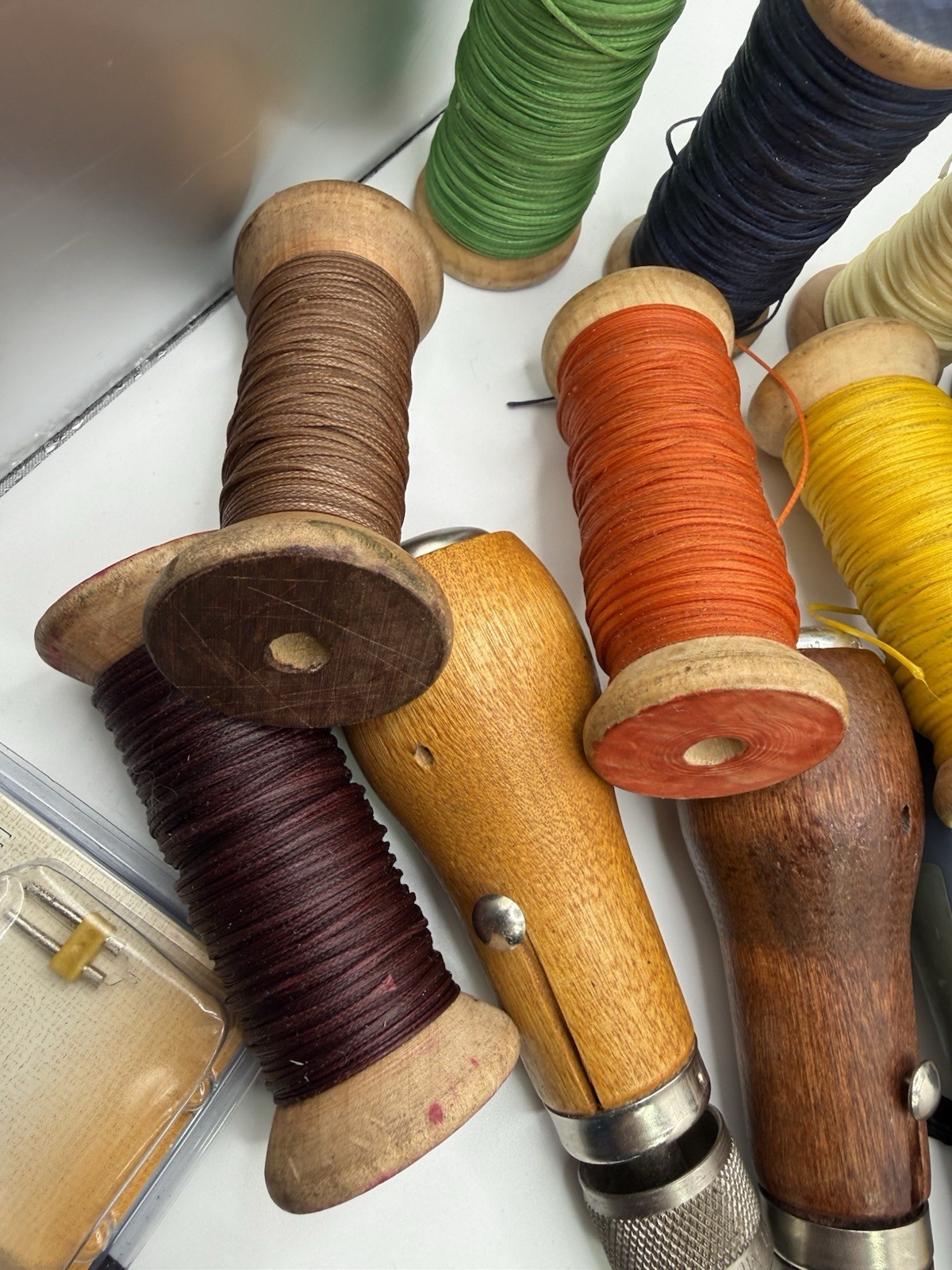 Ritza 25 Tiger Thread 1.0mm Waxed Thread Lot + Leatherworking Tools Huge Bundle