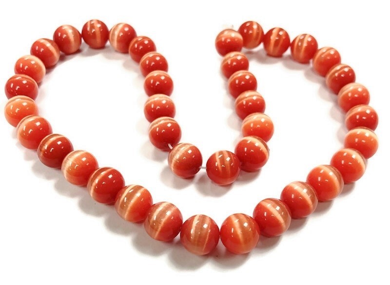 38 Cat’s Eye Fiber Optic Glass Hyacinth 10mm. Smooth Round Beads 2608