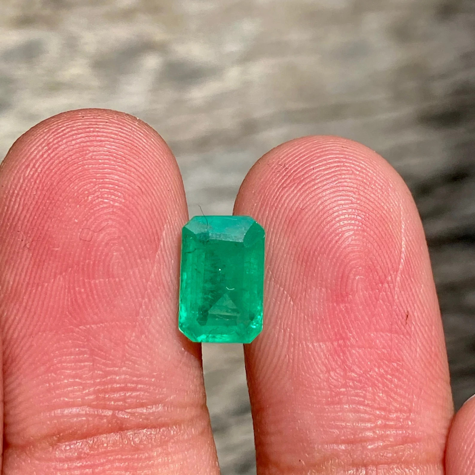 Natural Emerald 1.25 Carat Octagon Cut 7.5x5x3 MM Loose Gemstone For Jewelry