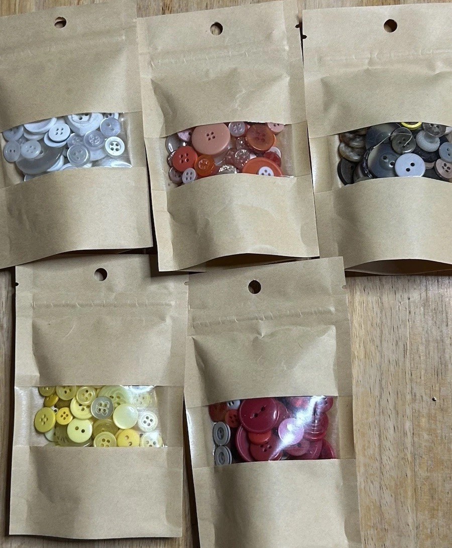 Lot #2. Half Pound (8oz) Vintage & Modern BUTTONS Scrapbooking Sewing Crafts
