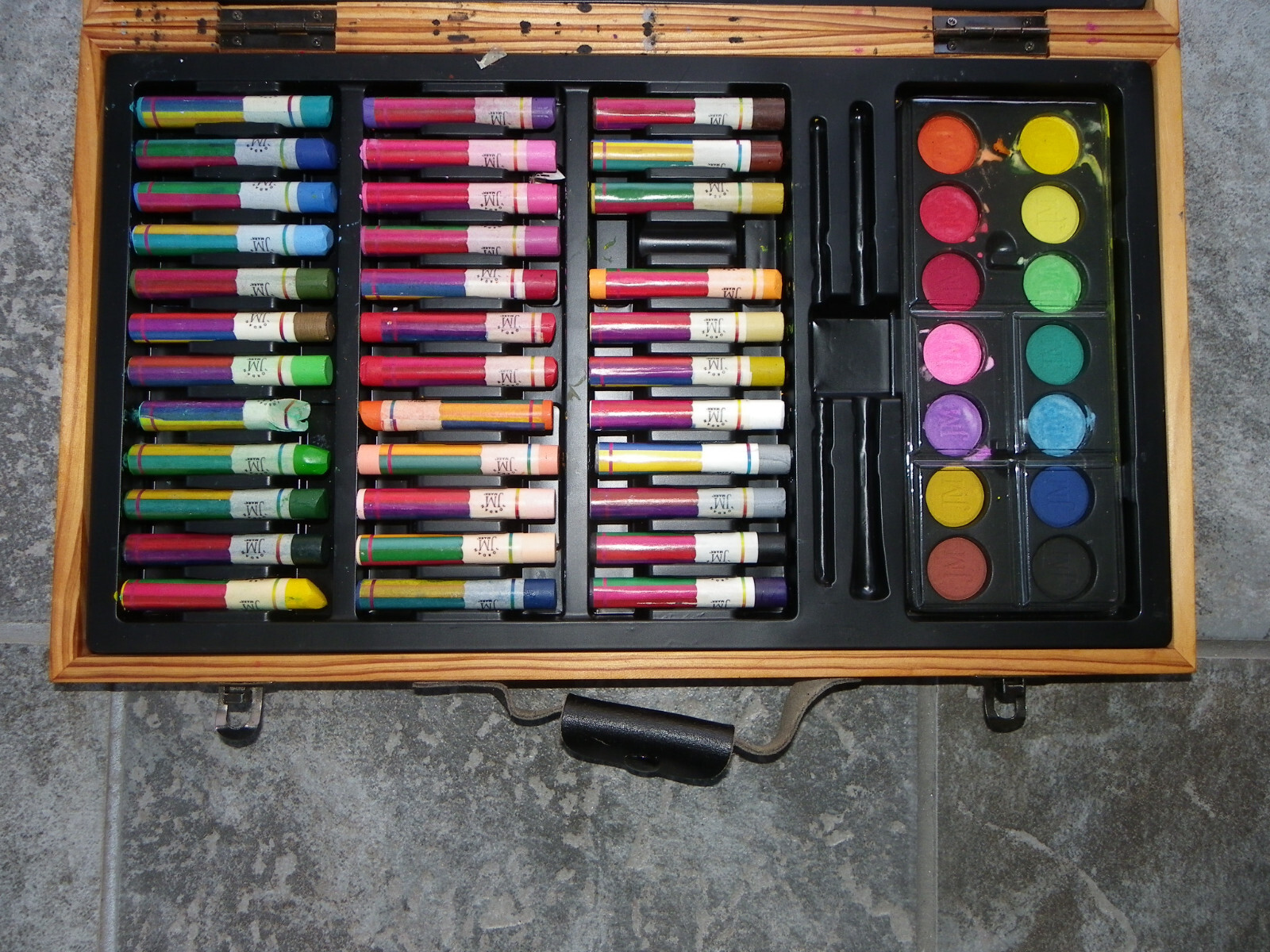 Jordan Mark Art Set-Colored Pencils-Pastels-Paints +20 Crayola Broadline Markers