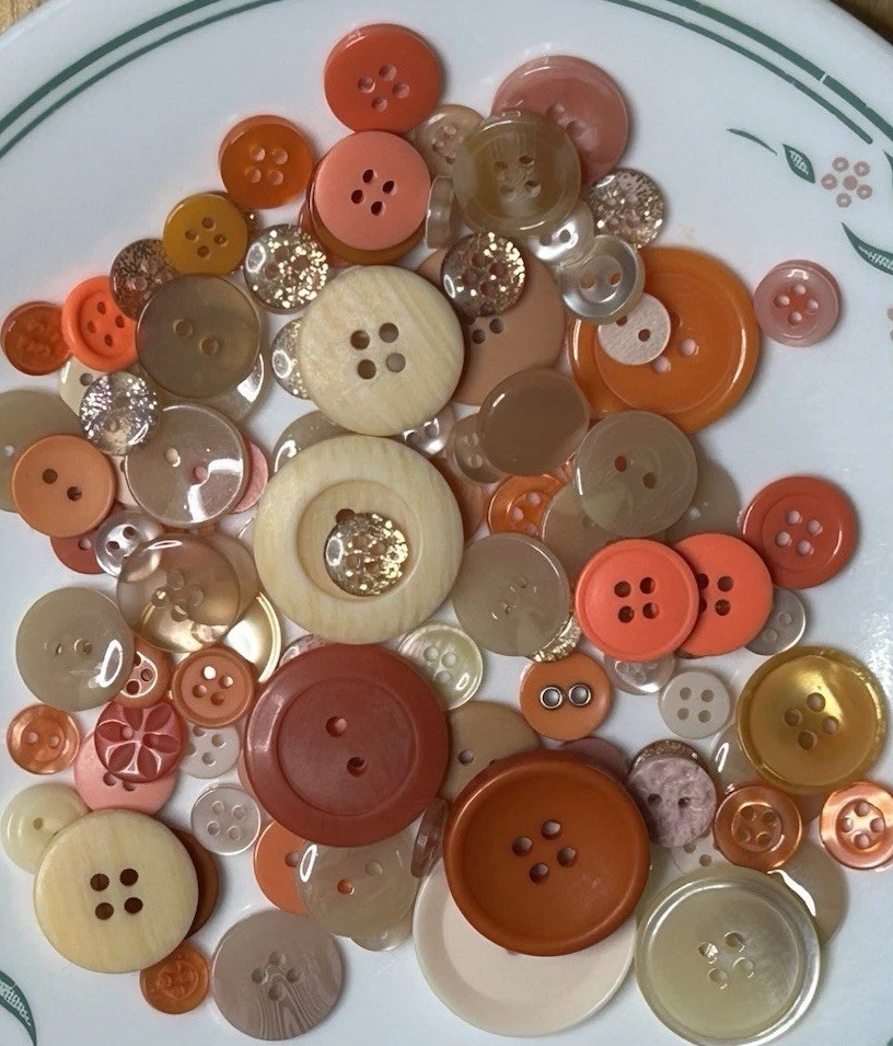 Lot #2. Half Pound (8oz) Vintage & Modern BUTTONS Scrapbooking Sewing Crafts