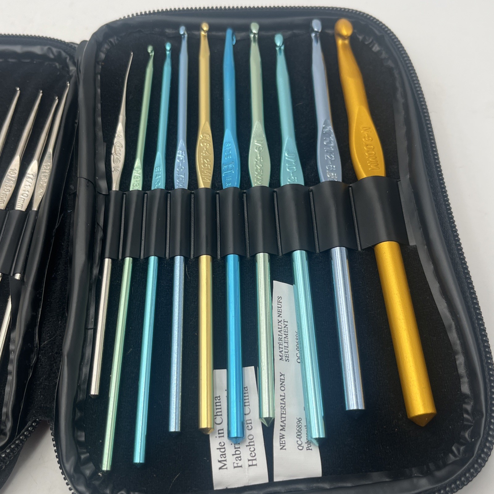 Boye Crochet Metal Hooks Set With Hot Pink Case Complete Set of 24 Hooks