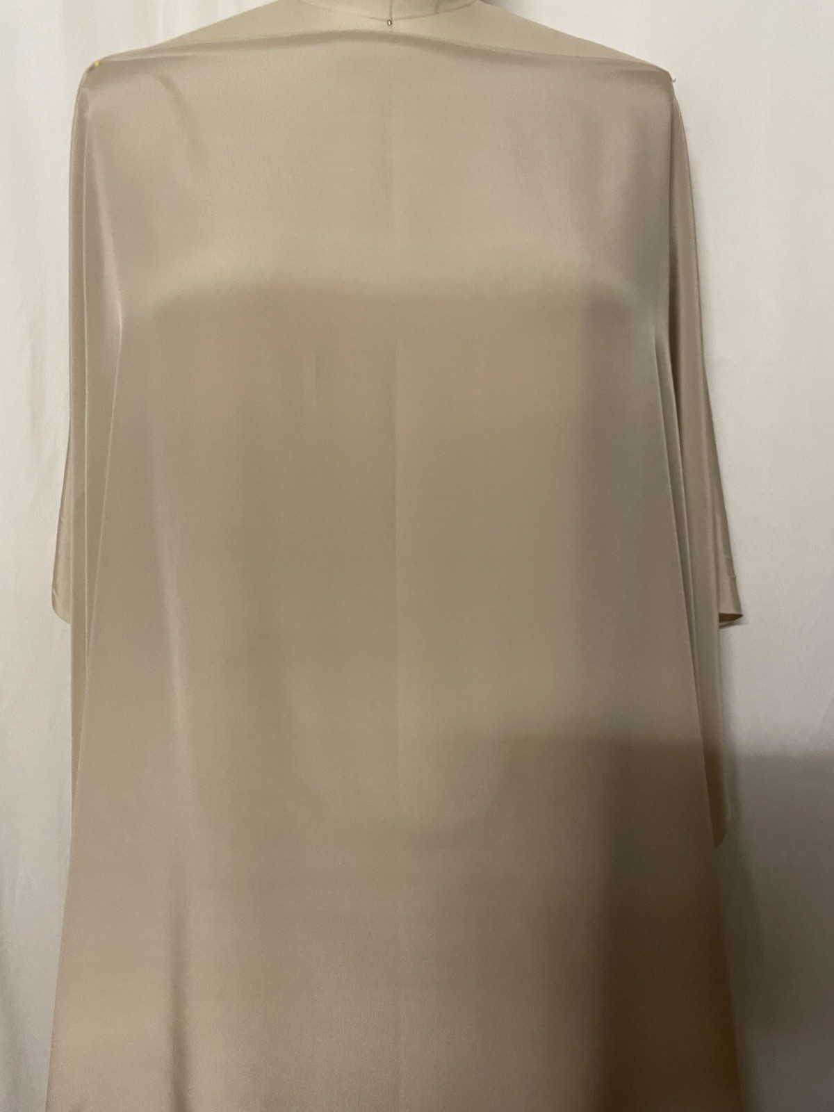 100% Mulberry Silk Crepe De Chine Light Beige Fabric 22mm 2.25 Yards & 46″ Wide