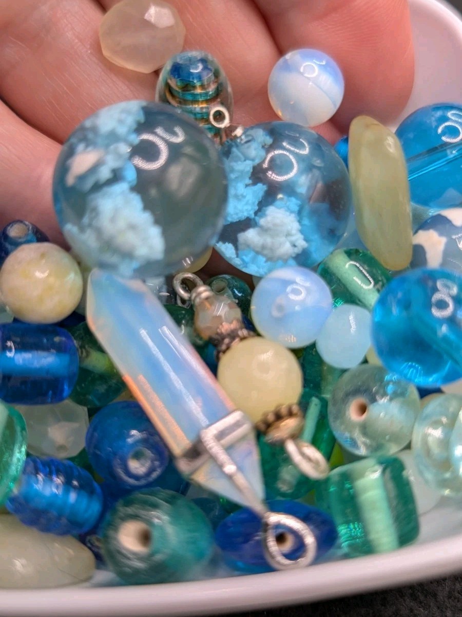 5oz Mystery Bead Soup Bag: Mix Loose Craft Jewelry 🩵💚🤍🩶💛