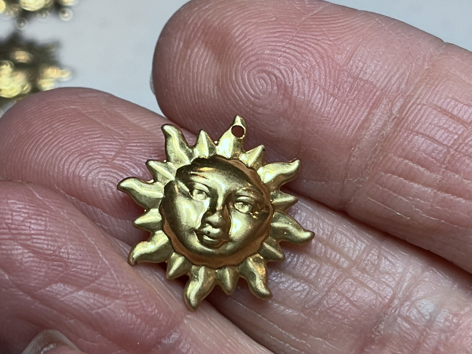 15 PCS Raw Brass Sunny Sun Face Charm Pendant 20mm Jewelry Craft Findings