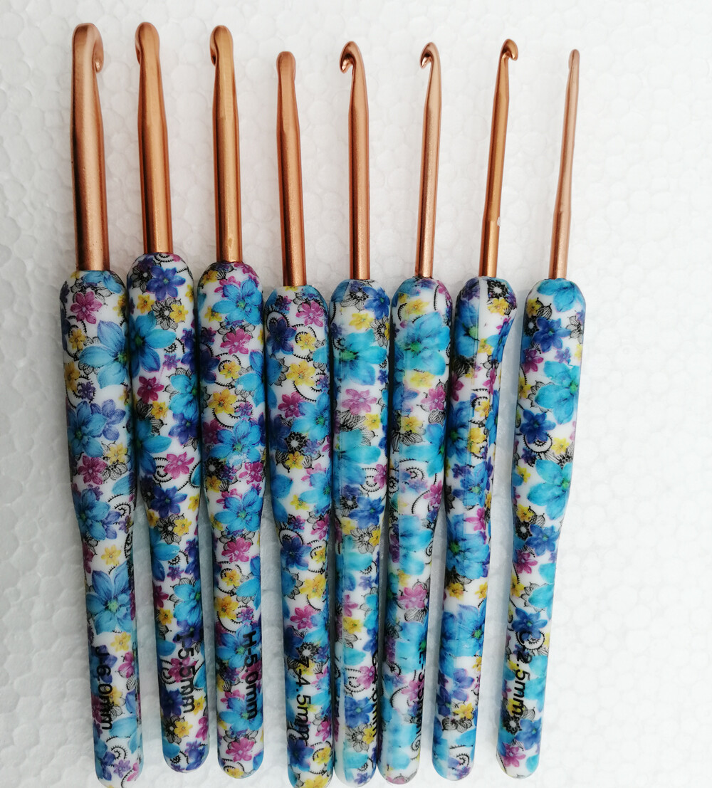 8Pcs Crochet Hooks Set Needles Crafts Sewing Knitting Hooks Tool TPR Grip Blue