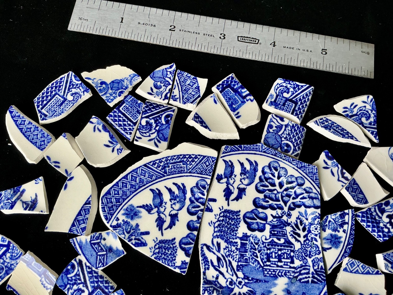 Broken China Mosaic Tiles Blue & White 55+pcs & 2 Focal BLUE WILLOW Love Birds