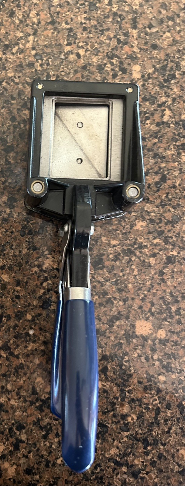 Hand Held Photo Punch Cutter 1.5 Inches Wide and 2 Inches Height & 1200Keychains