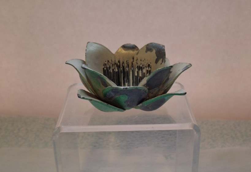 Vintage Heavy Metal Water Lily Lotus Figure Pin Flower Frog