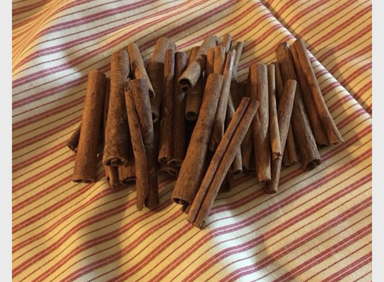 cinnamon sticks 25 Pieces 2 1/2 To 3 Inches Long