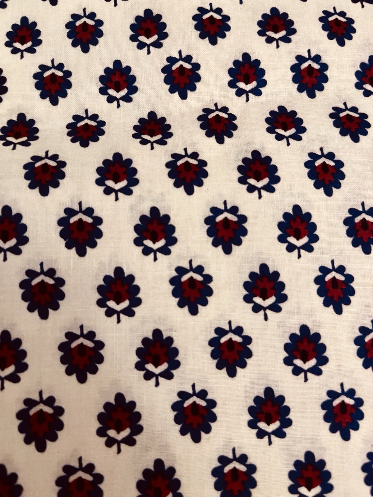 VTG Oak Leaf or Faux Indian Block Print Burgundy & Navy on Cream BTFQ