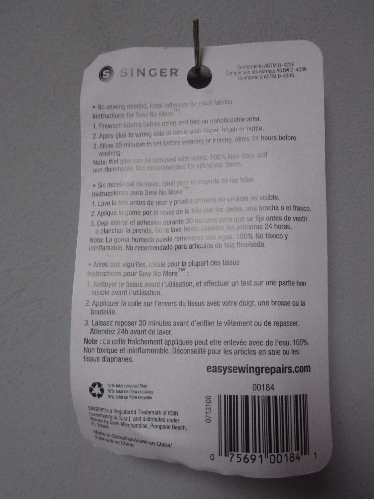 Singer Sew No More Fabric Glue 3/4 fl oz Lot of 2 BOTTLES!!! TWO!!!