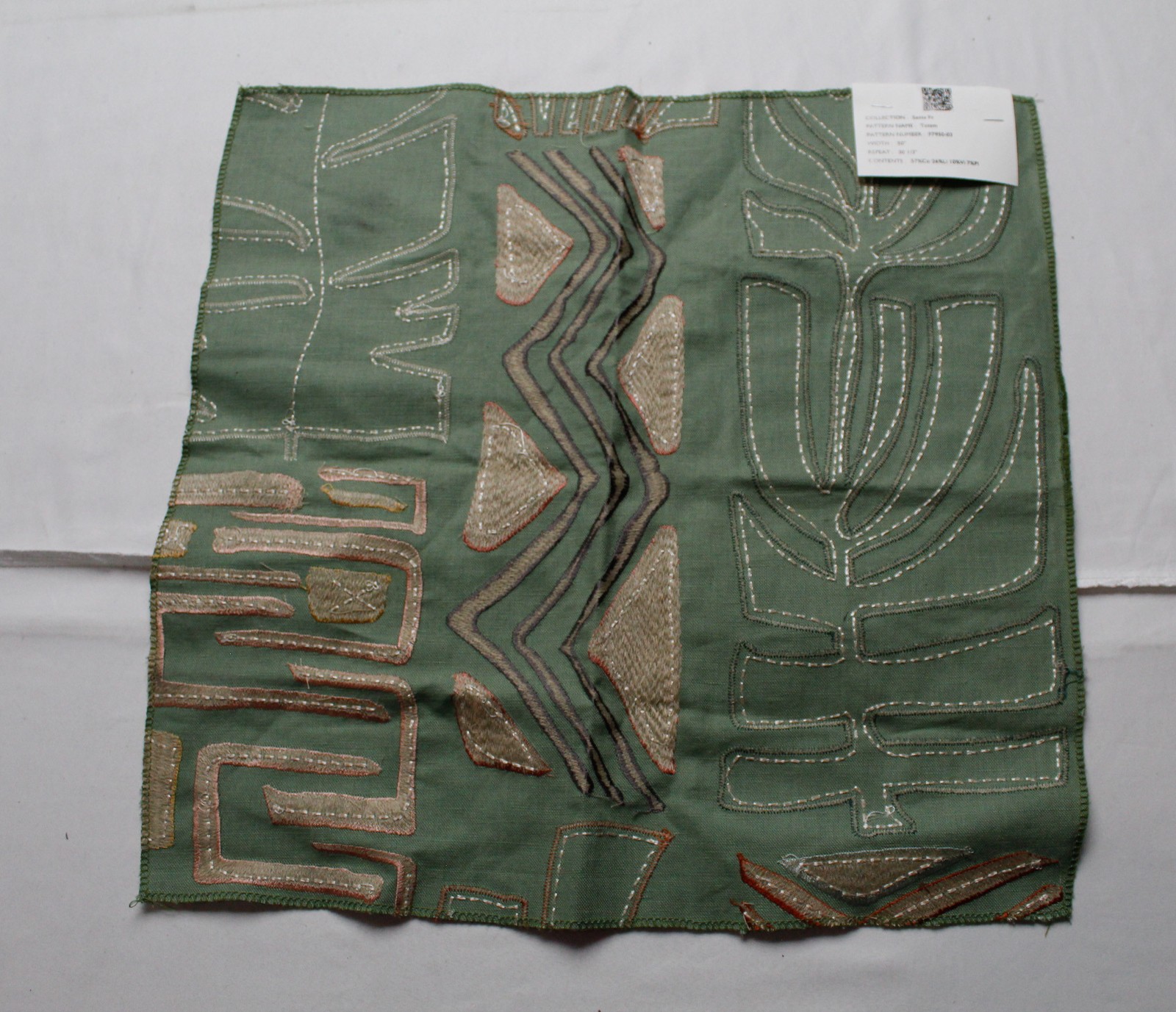 Osborne & Little Unisex Adult’s Santa Fe Totem Fabric EH6 Green 17.5×17″