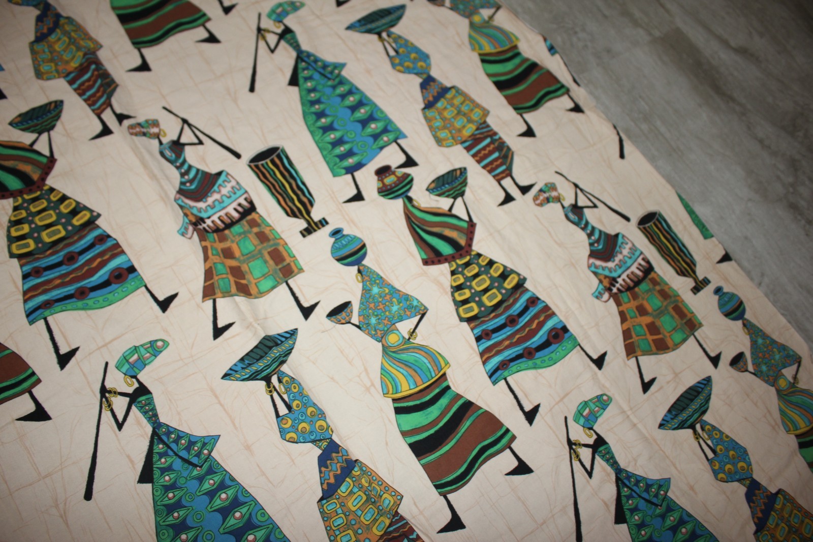ALEXANDER HENRY 2008 CALABASH AFRICAN WOMEN Cotton Fabric Multicolor 41″ x 110″