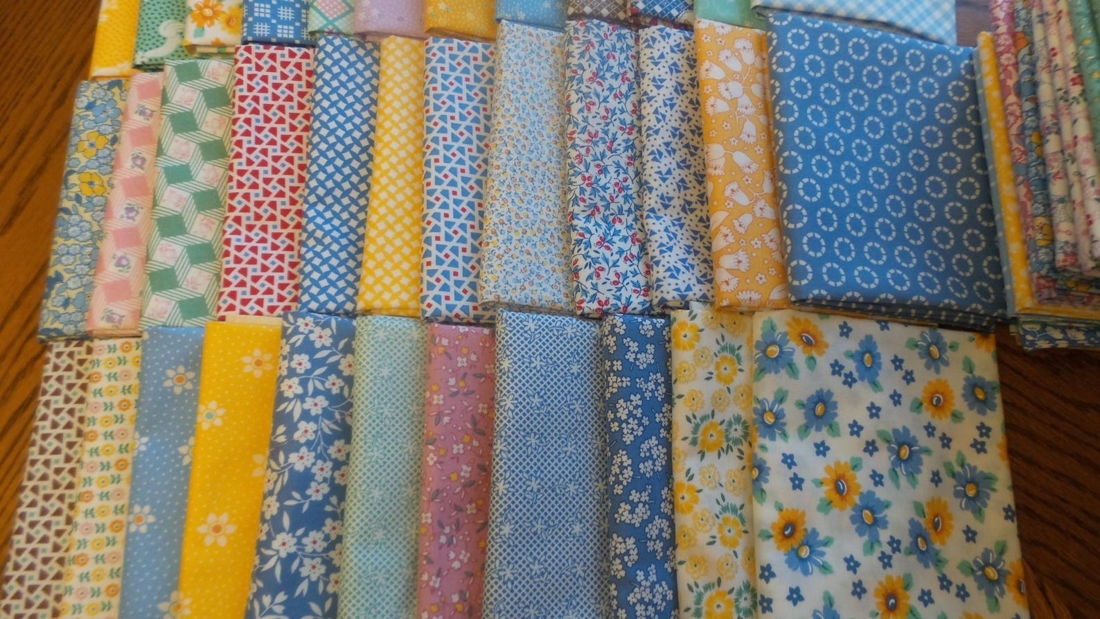 12 Fat Quarter Bundle 1930s Darlene Zimmerman Robert Kaufman Quilt Fabric