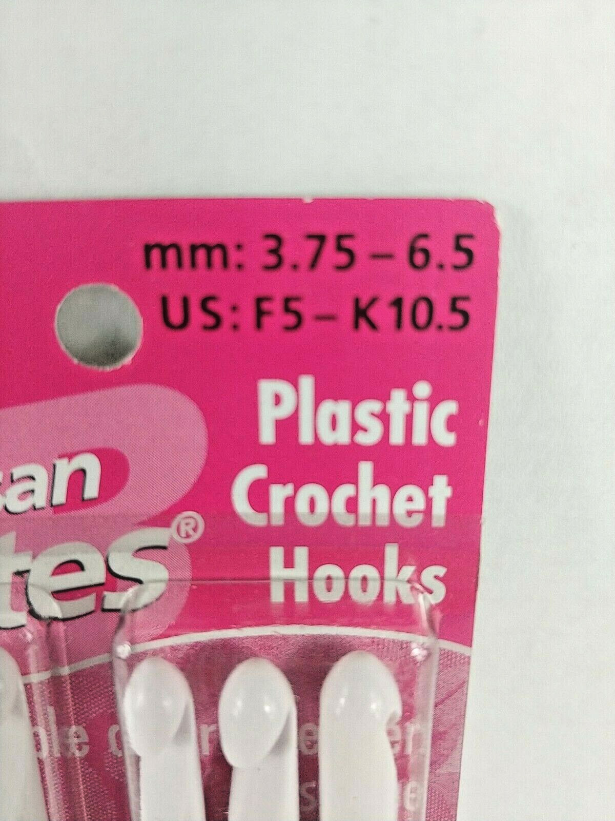 Susan Bates Plastic Crochet Hooks ~ 6-Count Set ~ US F5 – K10.5 ~ mm: 3.75 – 6.5