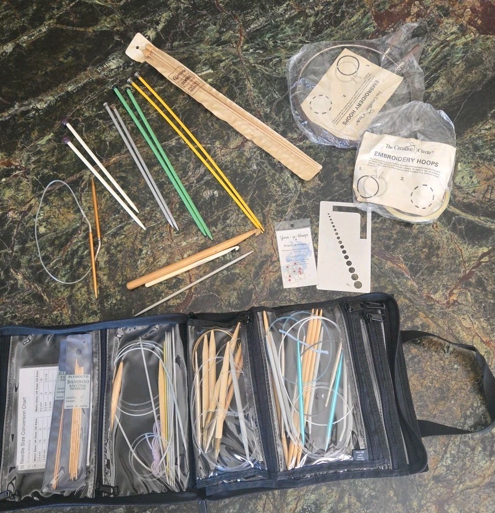 HUGE LOT OF VINTAGE KNITTING NEEDLES & CROCHET ALL SIZES LOTS OF BRANDS HOOPS